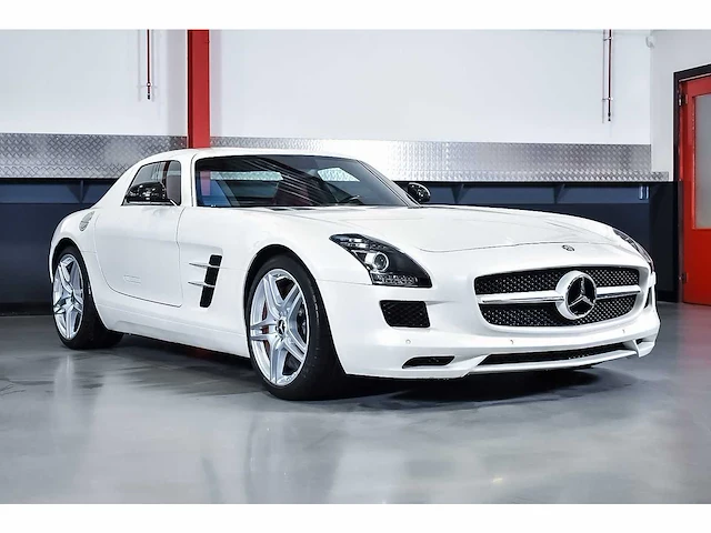 Mercedes-benz sls amg "gullwing" coupe 6,3l v8 - 2013 - afbeelding 1 van  89