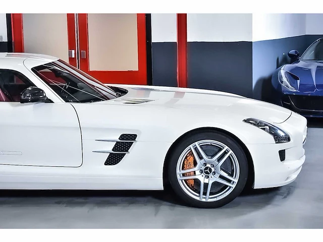 Mercedes-benz sls amg "gullwing" coupe 6,3l v8 - 2013 - afbeelding 16 van  89