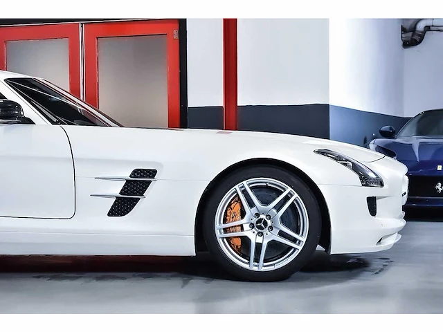 Mercedes-benz sls amg "gullwing" coupe 6,3l v8 - 2013 - afbeelding 17 van  89
