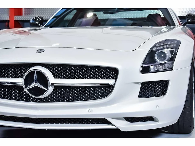 Mercedes-benz sls amg "gullwing" coupe 6,3l v8 - 2013 - afbeelding 25 van  89