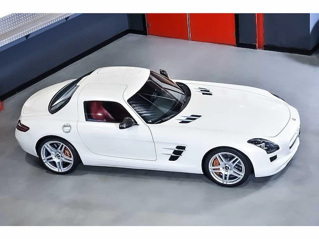 Mercedes-benz sls amg "gullwing" coupe 6,3l v8 - 2013 - afbeelding 31 van  89