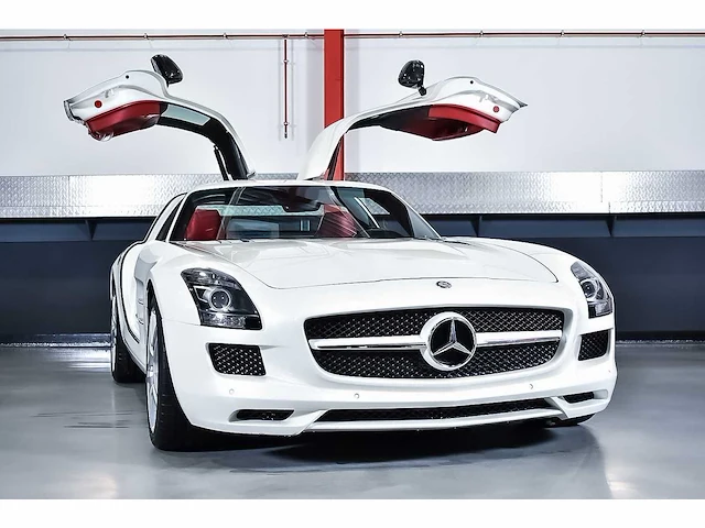 Mercedes-benz sls amg "gullwing" coupe 6,3l v8 - 2013 - afbeelding 32 van  89