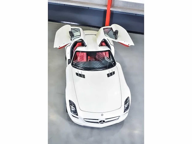 Mercedes-benz sls amg "gullwing" coupe 6,3l v8 - 2013 - afbeelding 35 van  89