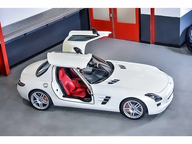 Mercedes-benz sls amg "gullwing" coupe 6,3l v8 - 2013 - afbeelding 36 van  89