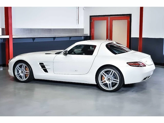 Mercedes-benz sls amg "gullwing" coupe 6,3l v8 - 2013 - afbeelding 40 van  89