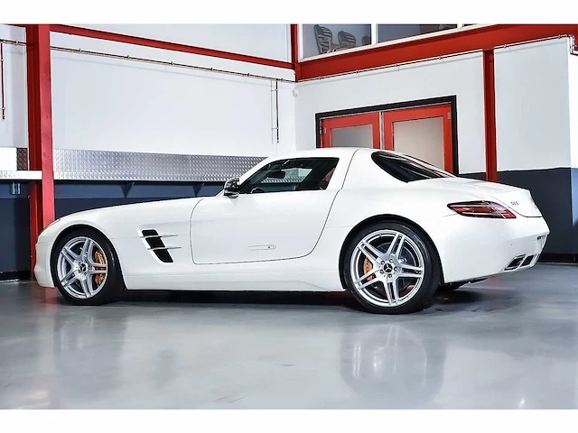 Mercedes-benz sls amg "gullwing" coupe 6,3l v8 - 2013 - afbeelding 41 van  89