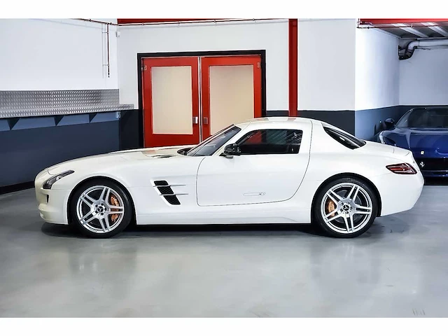 Mercedes-benz sls amg "gullwing" coupe 6,3l v8 - 2013 - afbeelding 42 van  89
