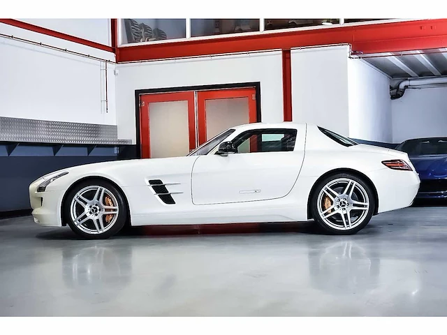 Mercedes-benz sls amg "gullwing" coupe 6,3l v8 - 2013 - afbeelding 43 van  89
