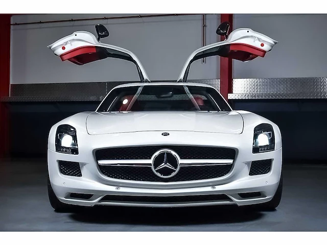 Mercedes-benz sls amg "gullwing" coupe 6,3l v8 - 2013 - afbeelding 34 van  89