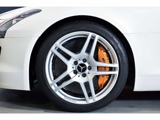 Mercedes-benz sls amg "gullwing" coupe 6,3l v8 - 2013 - afbeelding 46 van  89