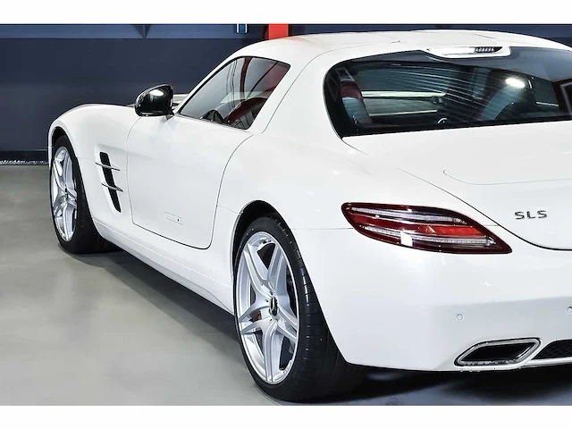 Mercedes-benz sls amg "gullwing" coupe 6,3l v8 - 2013 - afbeelding 49 van  89