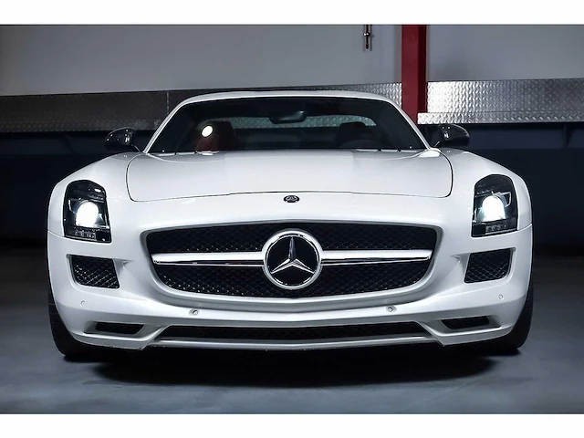 Mercedes-benz sls amg "gullwing" coupe 6,3l v8 - 2013 - afbeelding 45 van  89