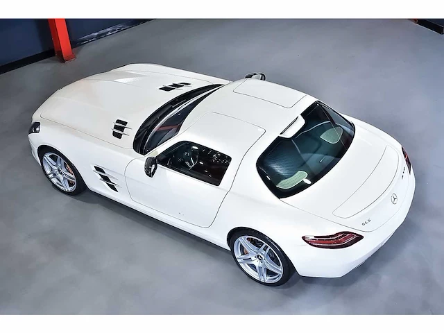 Mercedes-benz sls amg "gullwing" coupe 6,3l v8 - 2013 - afbeelding 57 van  89