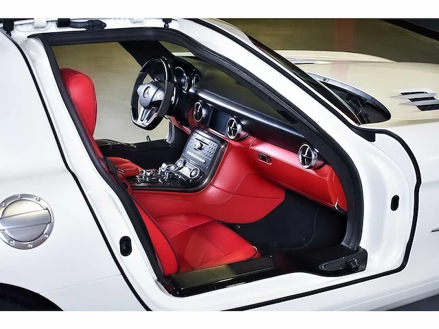 Mercedes-benz sls amg "gullwing" coupe 6,3l v8 - 2013 - afbeelding 71 van  89