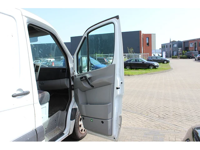 Mercedes benz sprinter 210 2.2 cdi 325 hd met kenteken 3-vtl-91 datum eerste toelating 17 februari 2012. - afbeelding 7 van  17