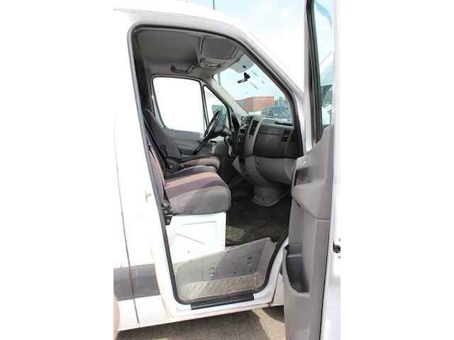 Mercedes benz sprinter 210 2.2 cdi 325 hd met kenteken 3-vtl-91 datum eerste toelating 17 februari 2012. - afbeelding 8 van  17