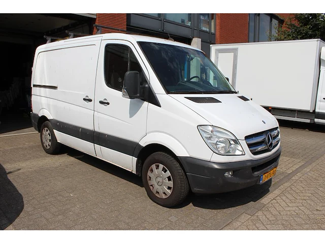 Mercedes benz sprinter 210 2.2 cdi 325 hd met kenteken 3-vtl-91 datum eerste toelating 17 februari 2012. - afbeelding 13 van  17
