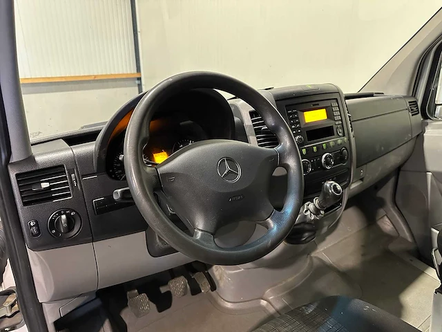 Mercedes-benz sprinter 316 2.2 cdi 366 dc vh-960-l - afbeelding 2 van  16