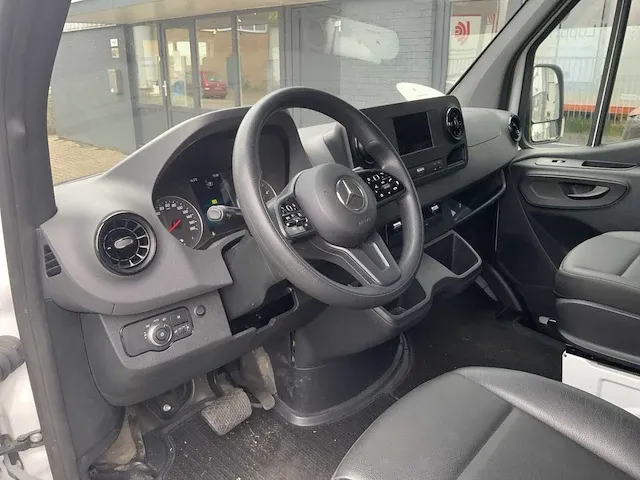 Mercedes-benz sprinter sprinter bedrijfswagen - afbeelding 31 van  32