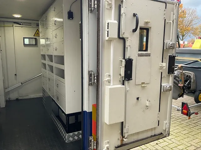 Mercedes-benz sprinter waardetransporter “gepantserd” - afbeelding 13 van  37