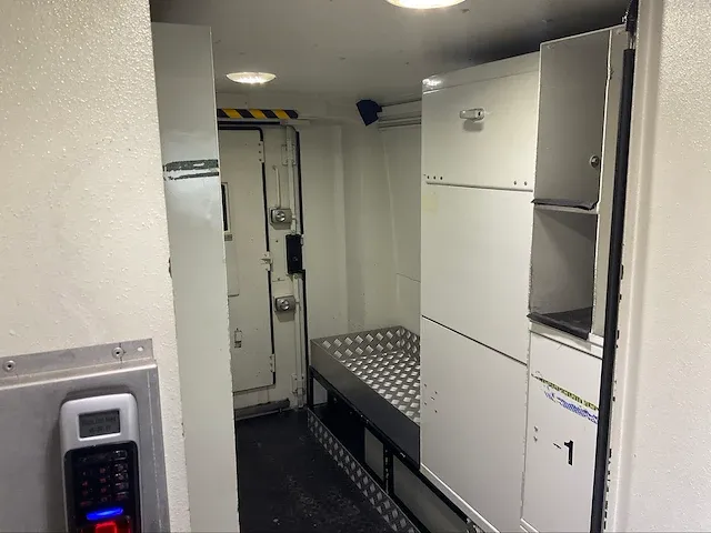 Mercedes-benz sprinter waardetransporter “gepantserd” - afbeelding 26 van  37