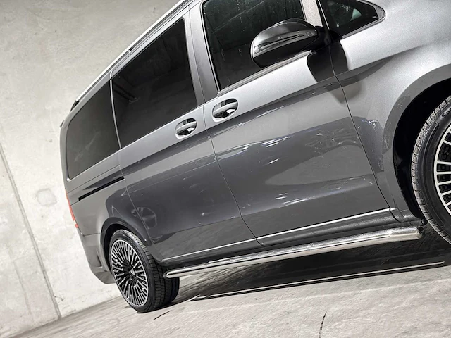 Mercedes-benz v220d lang maybach dc avantgarde 163pk 2020 v-klasse, v-99-fpz - afbeelding 2 van  42