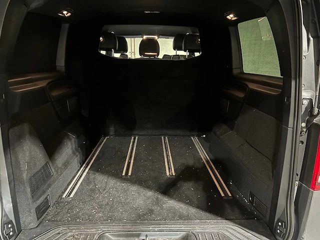 Mercedes-benz v220d lang maybach dc avantgarde 163pk 2020 v-klasse, v-99-fpz - afbeelding 29 van  42