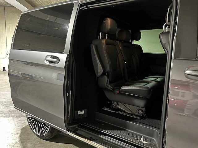 Mercedes-benz v220d lang maybach dc avantgarde 163pk 2020 v-klasse, v-99-fpz - afbeelding 30 van  42