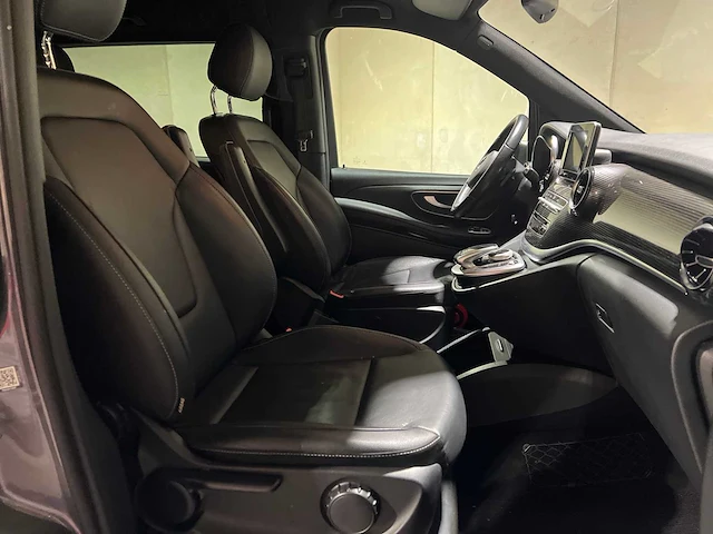 Mercedes-benz v220d lang maybach dc avantgarde 163pk 2020 v-klasse, v-99-fpz - afbeelding 33 van  42