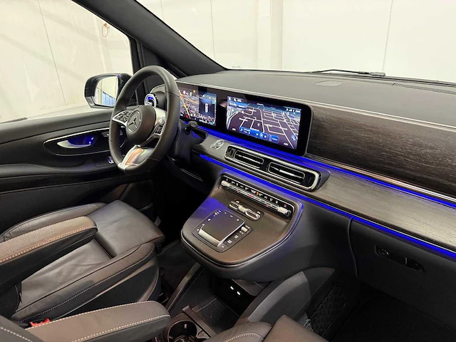 Mercedes-benz v300d l3 avantgarde amg-line 2024 i - afbeelding 25 van  36