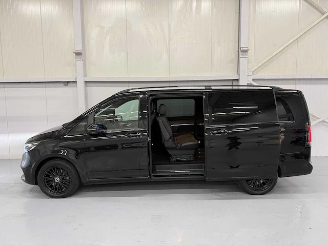 Mercedes-benz v300d l3 avantgarde amg-line 2024 i - afbeelding 32 van  36