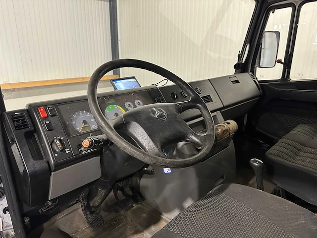 Mercedes-benz vario rioleringswagen met robots en frees 88-bkd-7 - afbeelding 2 van  36