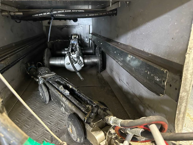 Mercedes-benz vario rioleringswagen met robots en frees 88-bkd-7 - afbeelding 9 van  36
