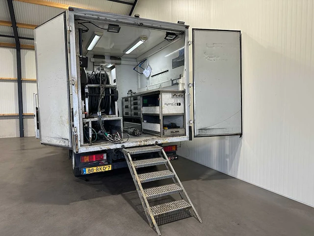 Mercedes-benz vario rioleringswagen met robots en frees 88-bkd-7 - afbeelding 1 van  36