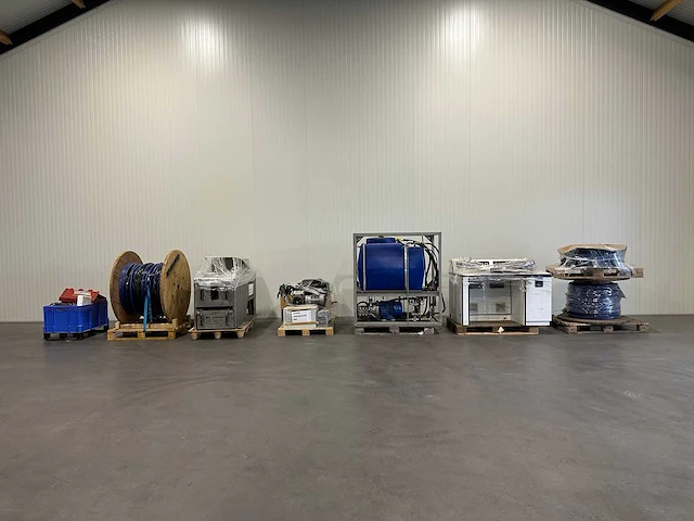 Mercedes-benz vario rioleringswagen met robots en frees 88-bkd-7 - afbeelding 21 van  36