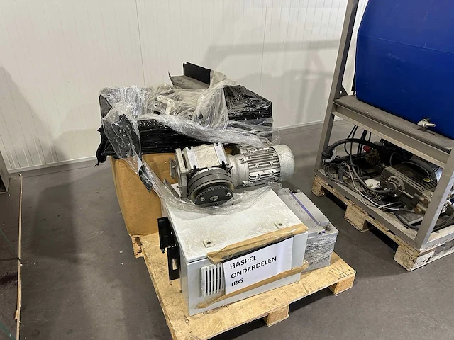 Mercedes-benz vario rioleringswagen met robots en frees 88-bkd-7 - afbeelding 27 van  36