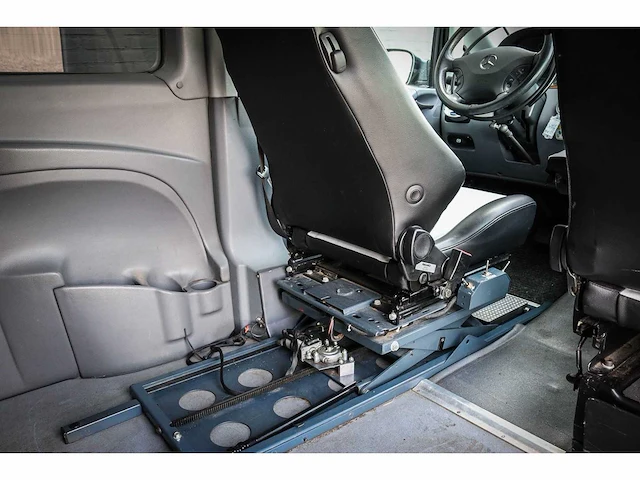 Mercedes-benz vito 111 cdi rolstoelauto, 38-vnk-7 - afbeelding 4 van  25