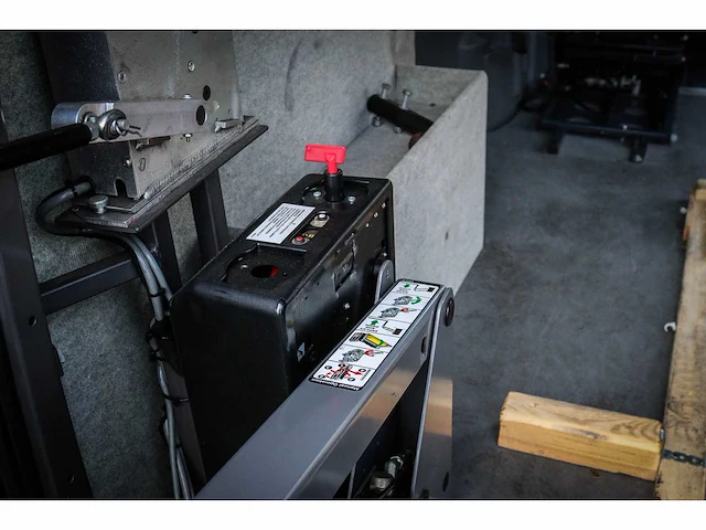 Mercedes-benz vito 111 cdi rolstoelauto, 38-vnk-7 - afbeelding 8 van  25