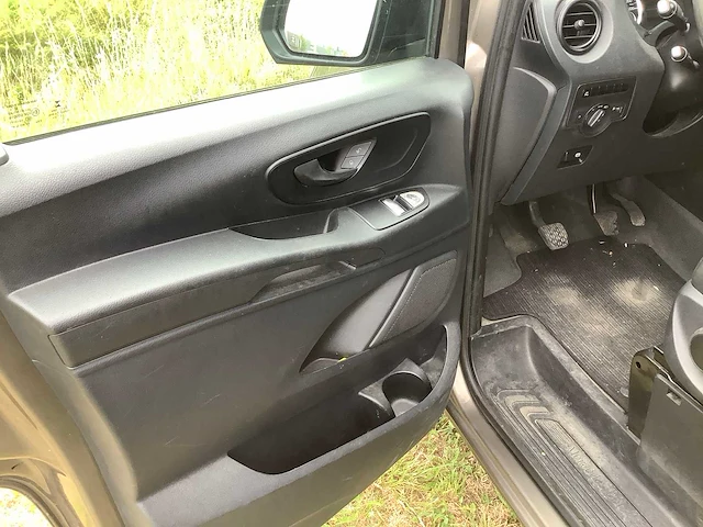Mercedes-benz vito personenauto - afbeelding 11 van  30