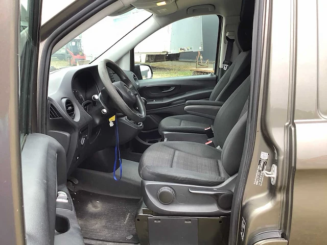 Mercedes-benz vito personenauto - afbeelding 13 van  30