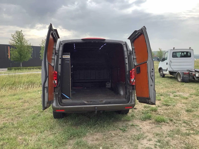 Mercedes-benz vito personenauto - afbeelding 30 van  30