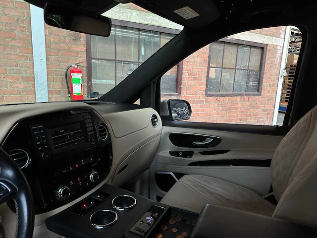 Mercedes-benz vito tourer maybach vip - exclusive 140pk 2020 v-klasse - afbeelding 16 van  59