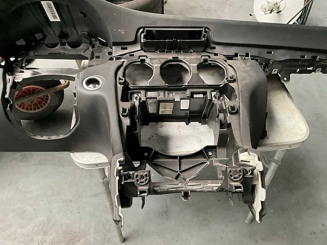 Mercedes-benz w205 c-klasse dashboard - afbeelding 4 van  6