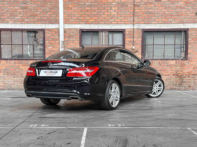 Mercedes-benzine e500 amg coupé 5.5 v8 388pk 2009 e-klasse youngtimer - afbeelding 11 van  40