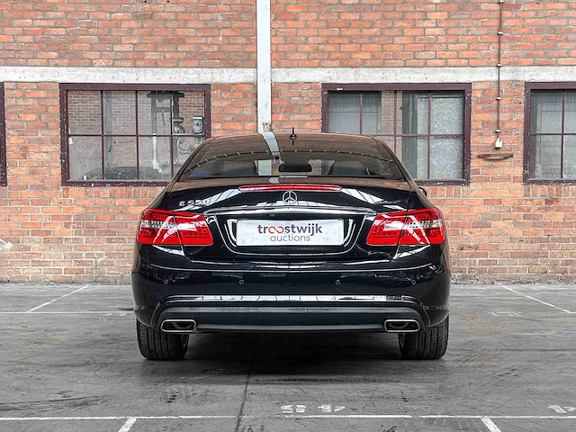 Mercedes-benzine e500 amg coupé 5.5 v8 388pk 2009 e-klasse youngtimer - afbeelding 13 van  40