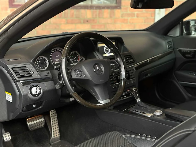 Mercedes-benzine e500 amg coupé 5.5 v8 388pk 2009 e-klasse youngtimer - afbeelding 18 van  40