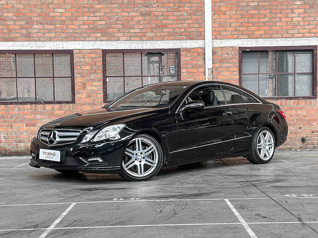 Mercedes-benzine e500 amg coupé 5.5 v8 388pk 2009 e-klasse youngtimer - afbeelding 1 van  40