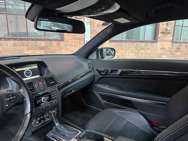 Mercedes-benzine e500 amg coupé 5.5 v8 388pk 2009 e-klasse youngtimer - afbeelding 20 van  40