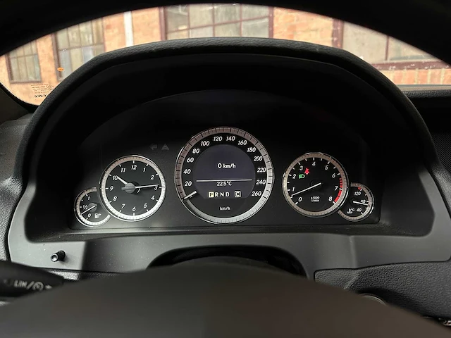 Mercedes-benzine e500 amg coupé 5.5 v8 388pk 2009 e-klasse youngtimer - afbeelding 25 van  40