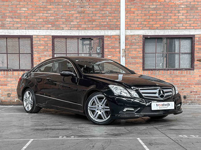 Mercedes-benzine e500 amg coupé 5.5 v8 388pk 2009 e-klasse youngtimer - afbeelding 7 van  40